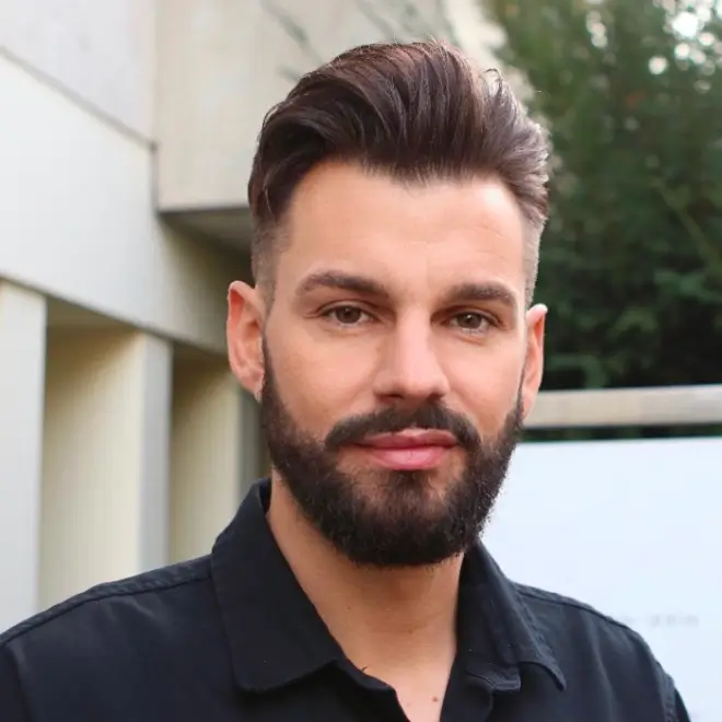 Dies ist das Profilbild von Daniel Benkert, dem Coiffure in Basel Ihres Vertrauens